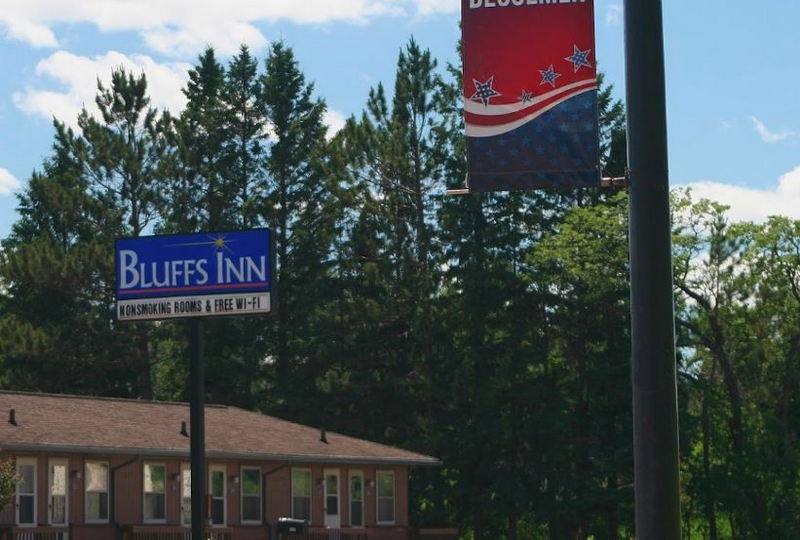 Bluffs Inn (Bluff View Motel) - From Web Listing (newer photo)